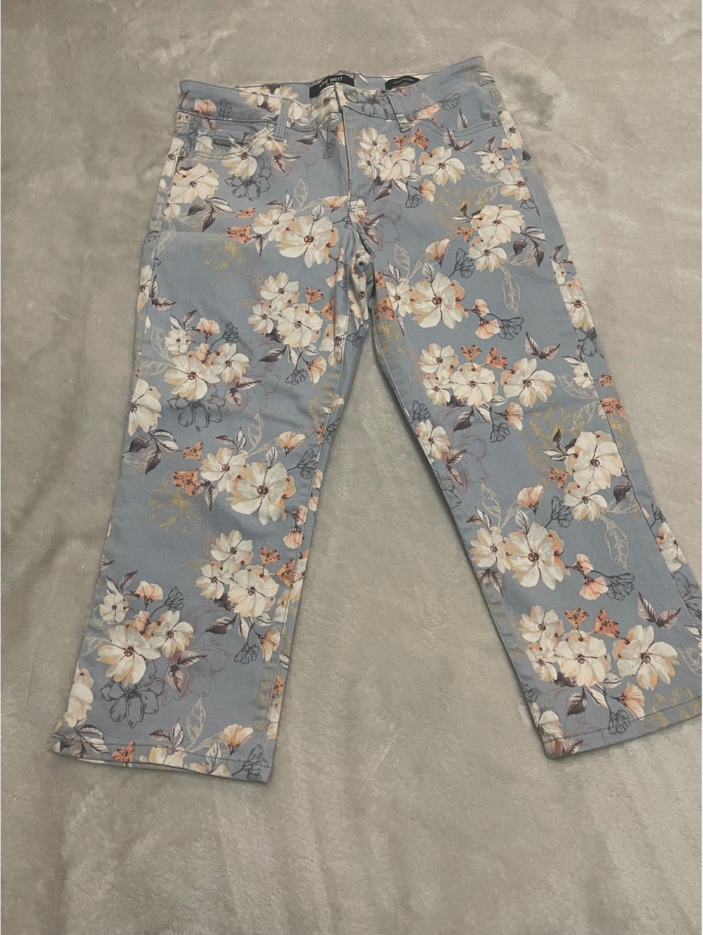 Nine West Floral Patterned Capri Pants Size 6
